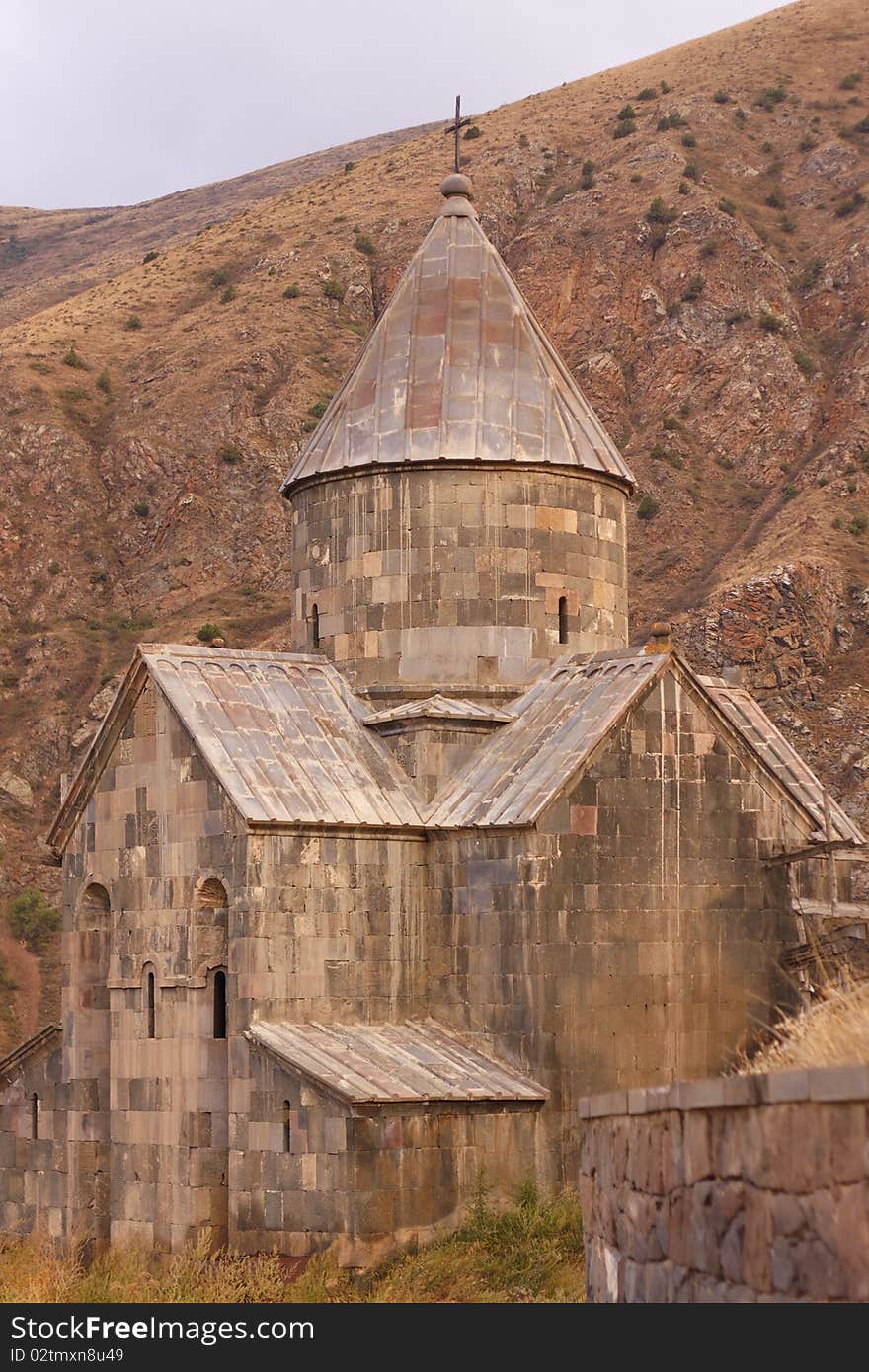 Cathedral church of Vorotnavanq monastery, on river Vorotan, about XI century, church of st. Stepanos. Cathedral church of Vorotnavanq monastery, on river Vorotan, about XI century, church of st. Stepanos.