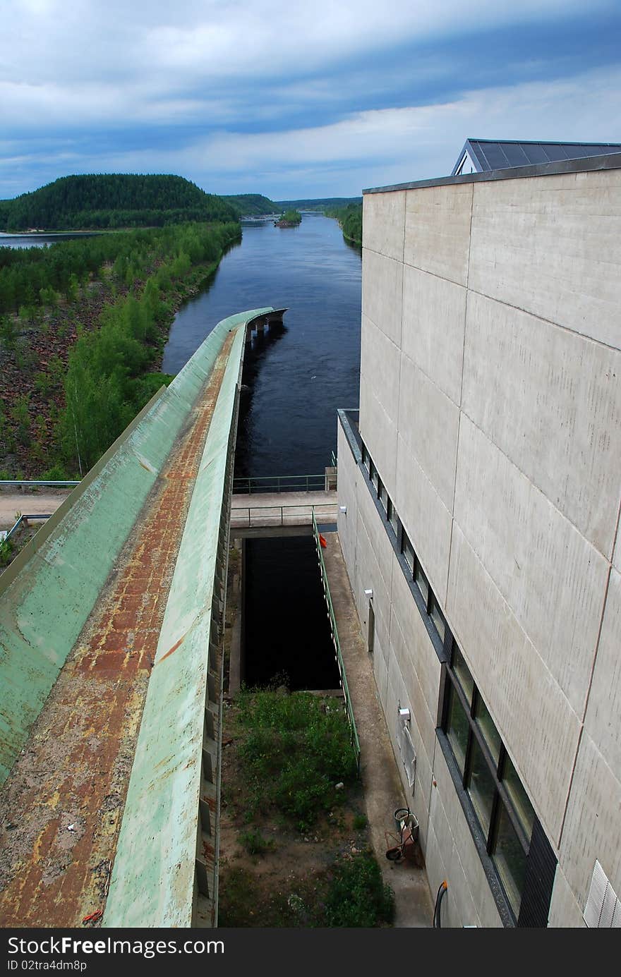 The spillway of Vanttauskoski hydroelectric plant