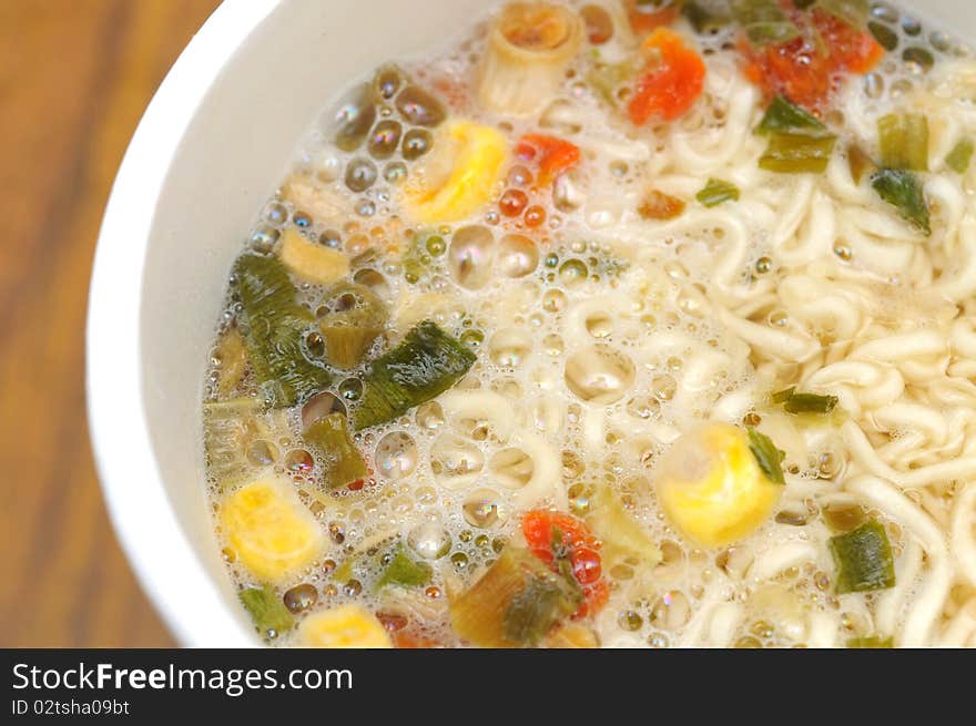 Cooked noodles with vegetables