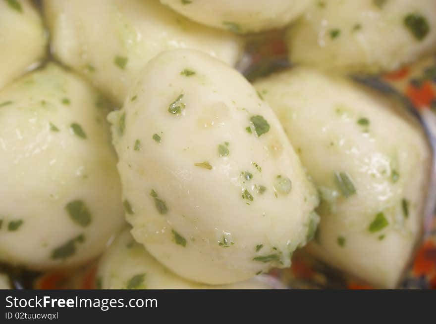 Oil and chives marinated bocconcini cheese balls