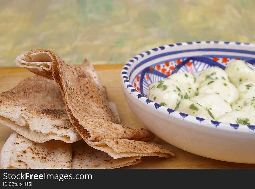 Oil and chives marinated bocconcini cheese balls