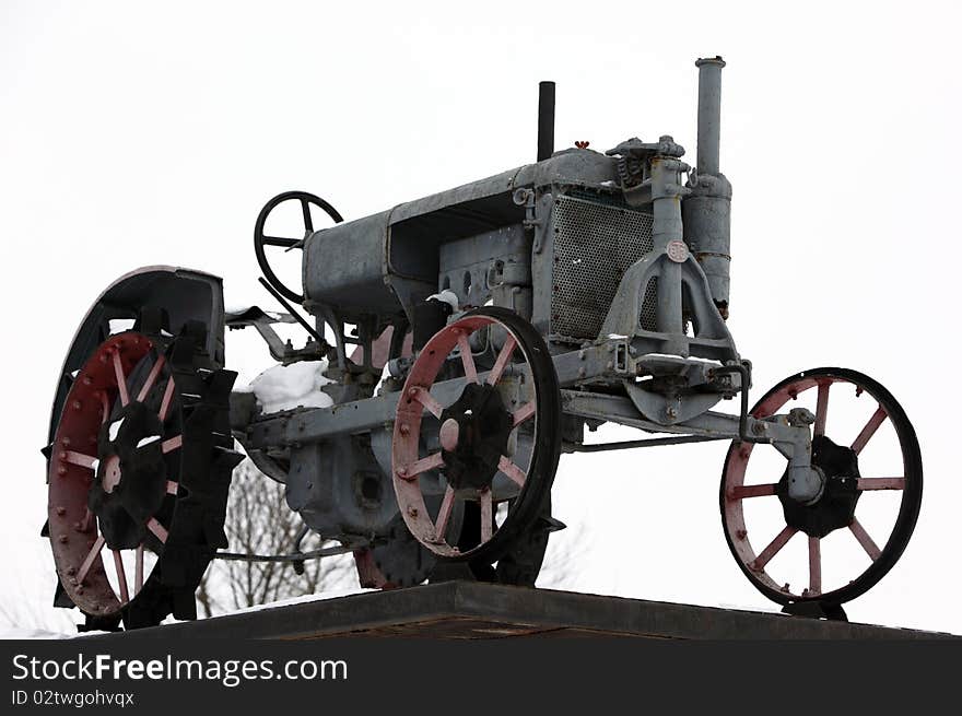 Image of the old tractor last century.