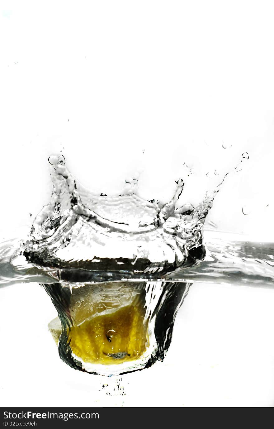 Lemon water splash