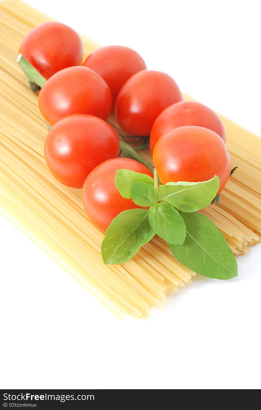 Spaghetti with tomatos and basilikum