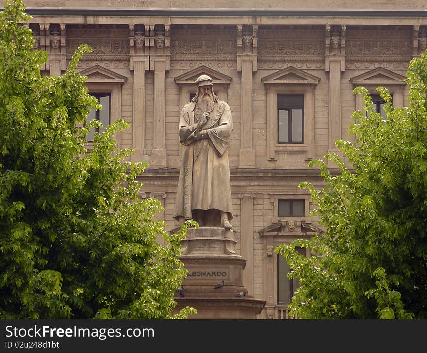 Statue Of Leonardo Da Vinci