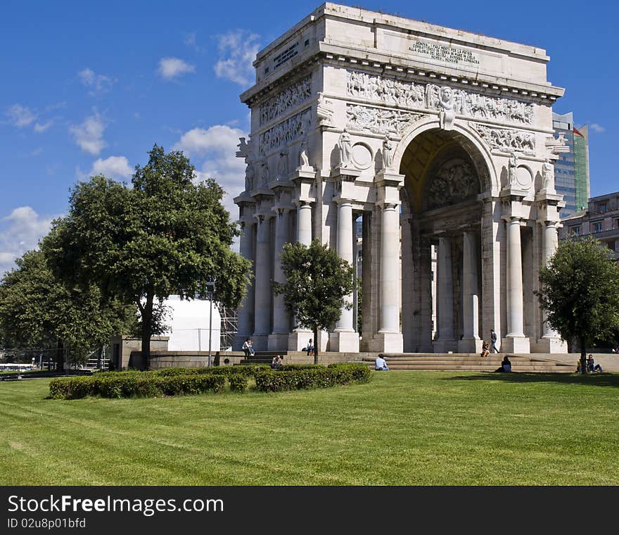 The arc of Victory - a monument to the fallen of World War I made in the thirties of the twentieth century, adorned with statues and bas-reliefs of various artists (among others some of Eugenio Baroni. The arc of Victory - a monument to the fallen of World War I made in the thirties of the twentieth century, adorned with statues and bas-reliefs of various artists (among others some of Eugenio Baroni