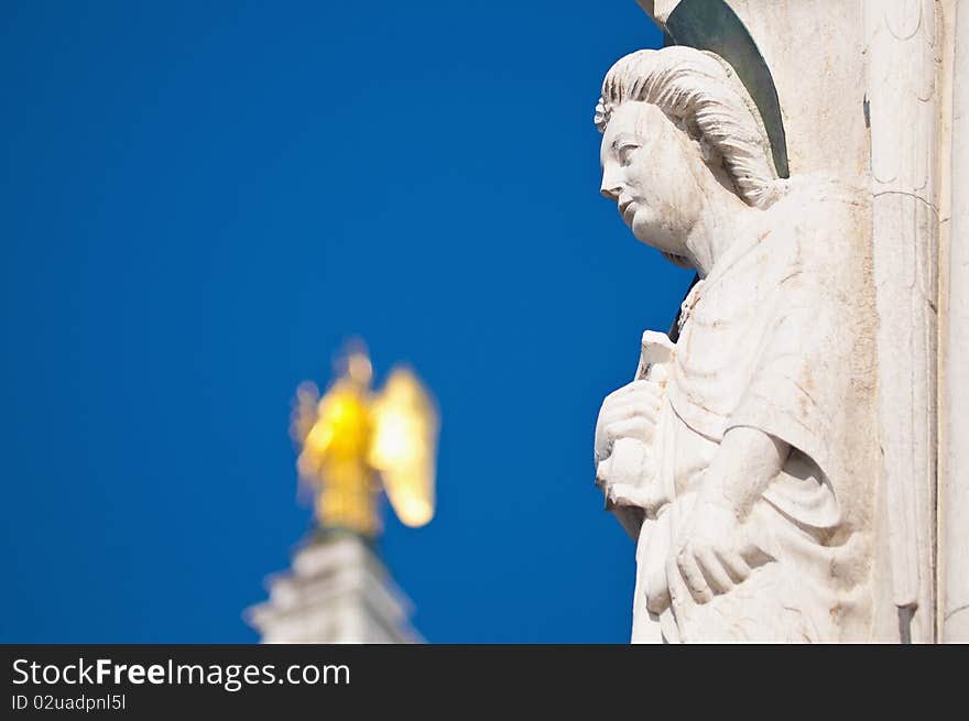 Statue detail of Palazzo Ducale building corner located at Venice, Italy. Statue detail of Palazzo Ducale building corner located at Venice, Italy