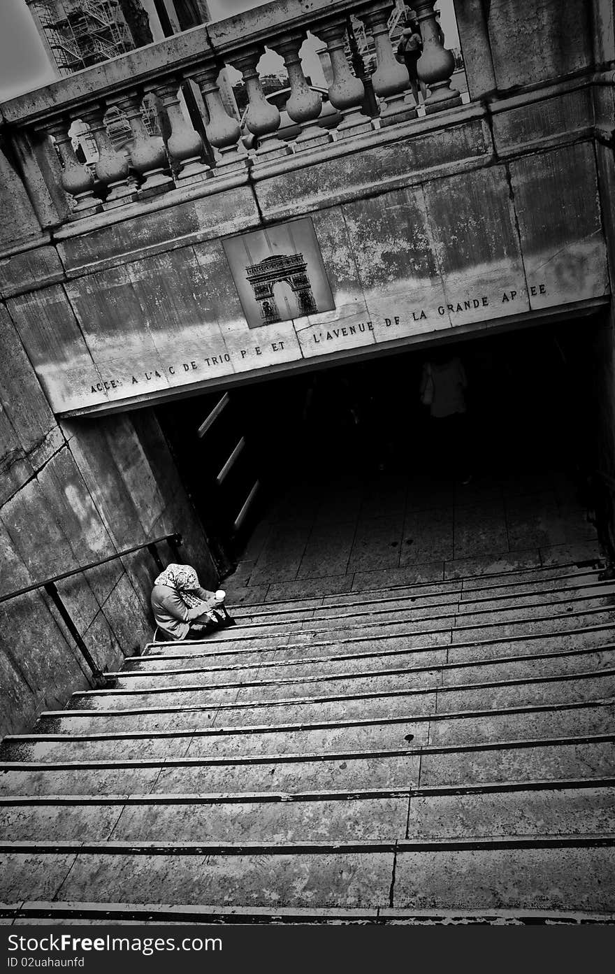 Tunnel to the Triumphal Arch