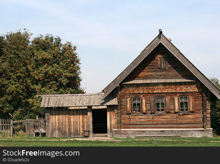 Old wooden house in Suzdal