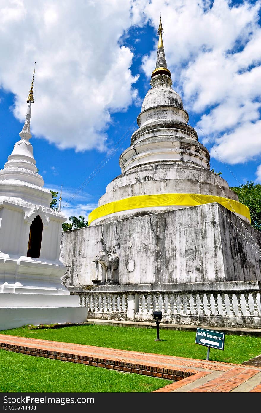 Pagoda in wat Pa Sing