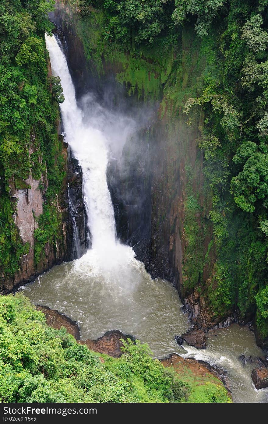 Hewnarok Waterfall