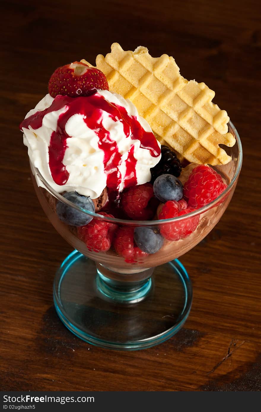 Choccolate ice cream with fruits