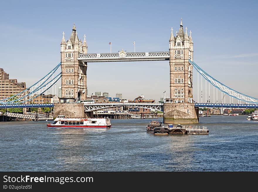 Tower Bridge, and River Thames.