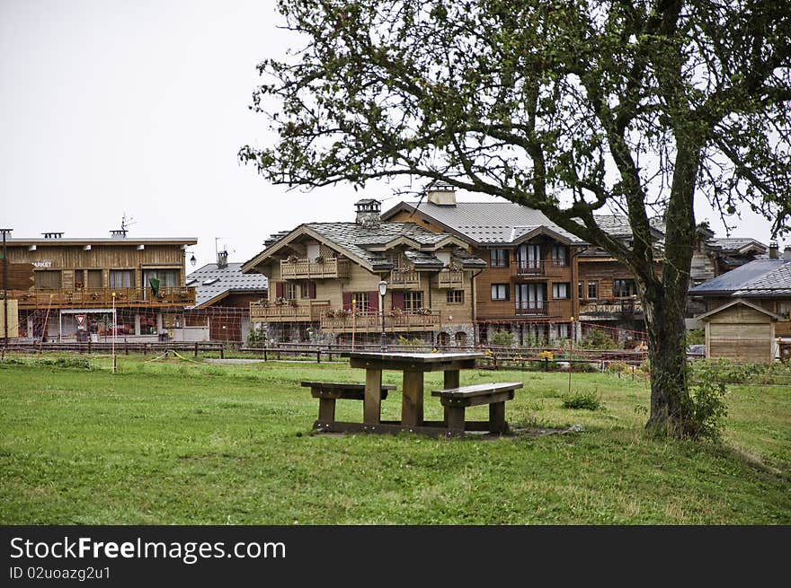 This image shows a view of the idyllic village of Le Praz. This image shows a view of the idyllic village of Le Praz