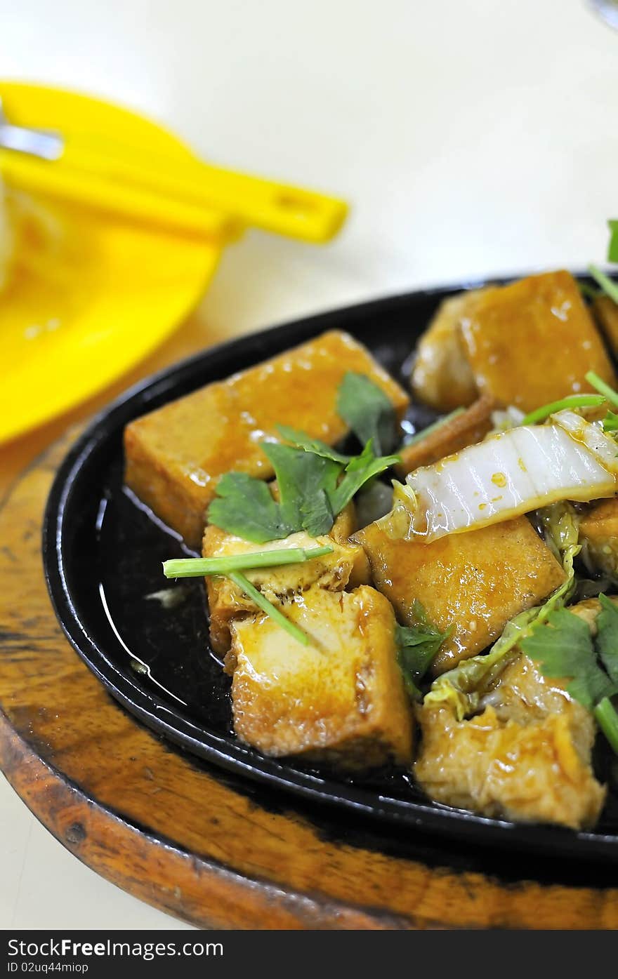 Traditional Chinese hot plate bean curd cuisine. Suitable for food and beverage, healthy eating and lifestyle, and diet and nutrition.