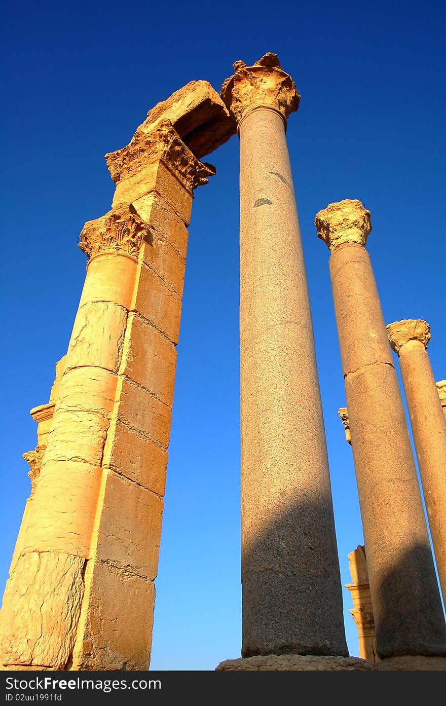 Scenery of the famous site of Palmyra in Syria.Ancient Roman time town in Palmyra (Tadmor), Syria. Greco-Roman & Persian Period. Columns. Scenery of the famous site of Palmyra in Syria.Ancient Roman time town in Palmyra (Tadmor), Syria. Greco-Roman & Persian Period. Columns.