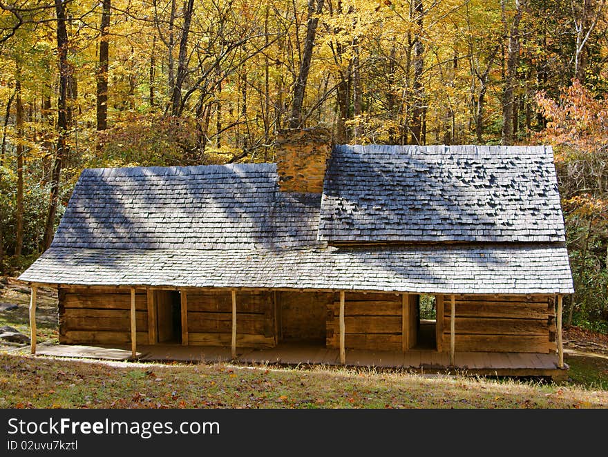 Rustic cabin nestled in the mountains of the Smokies, Tennessee showing all its glorious fall colors. Rustic cabin nestled in the mountains of the Smokies, Tennessee showing all its glorious fall colors.