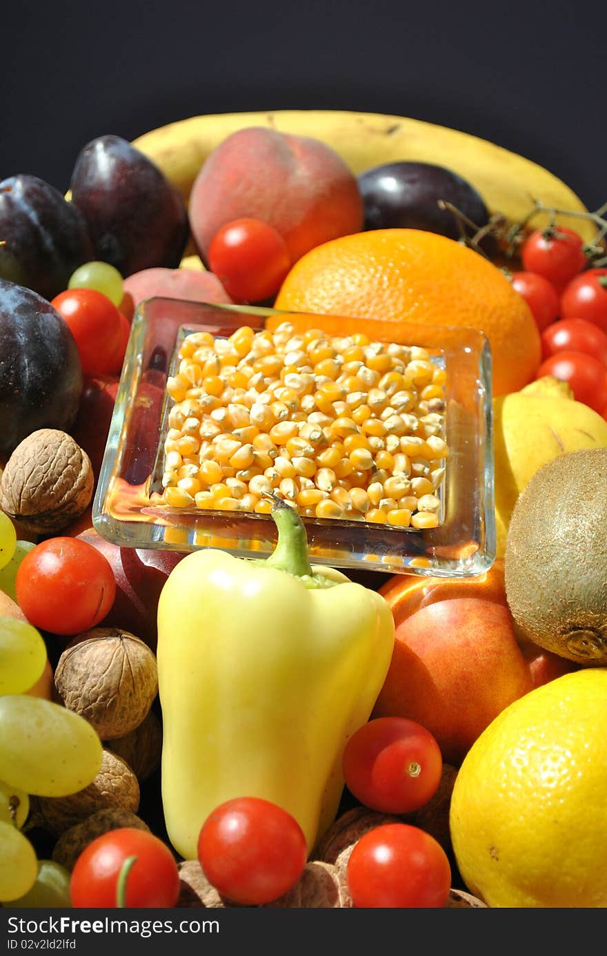 Corn on a fruit table