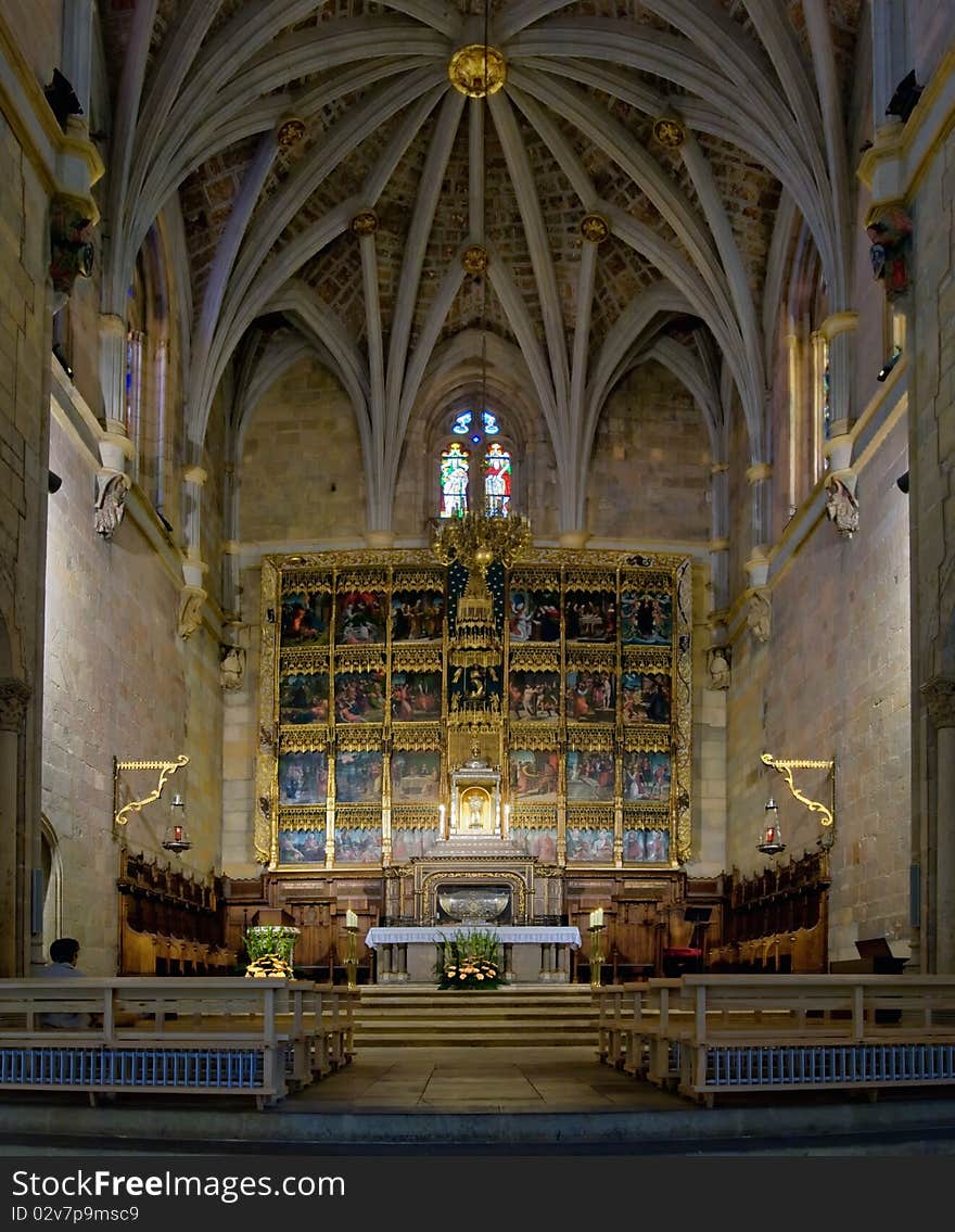 Indoor shot of San Isidoro´s church (XII century) of León. A must see in the Way of Saint James. Indoor shot of San Isidoro´s church (XII century) of León. A must see in the Way of Saint James.