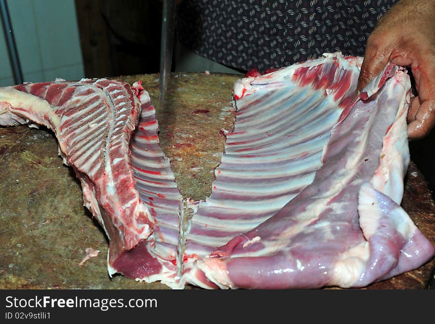 Chopping of beef rib