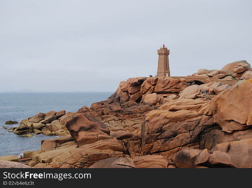 Ploumanac'h lighthouse in the Rose Granite Coast (Ploumanac'h-Sentier des Dounaiers, Brittany, France)