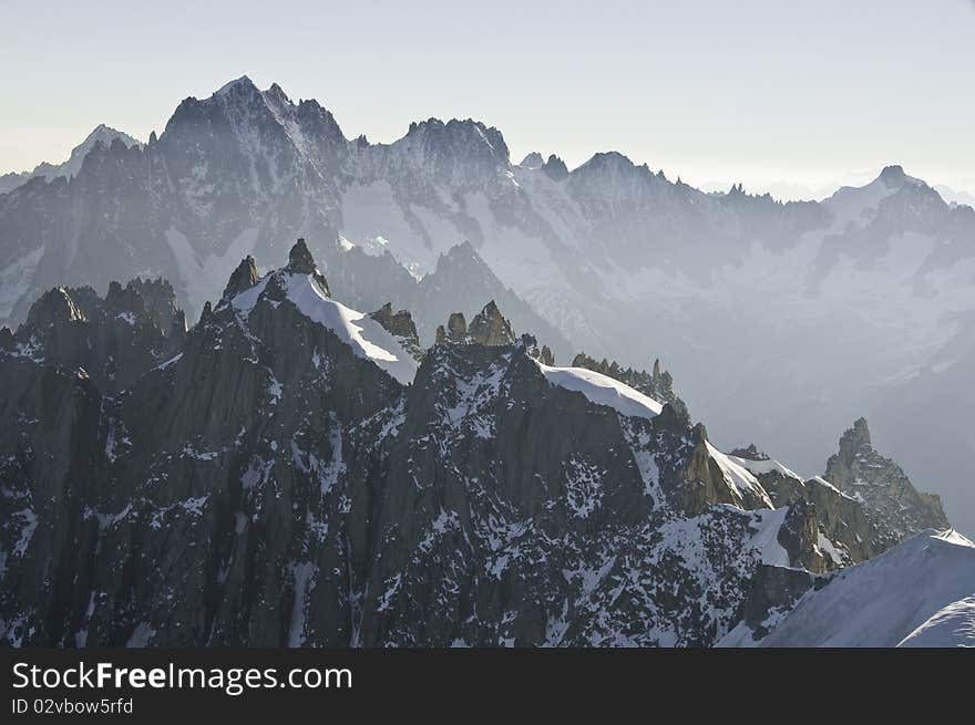 Since l 'Aiguille du Midi, you can see the needles, typical of the Alps