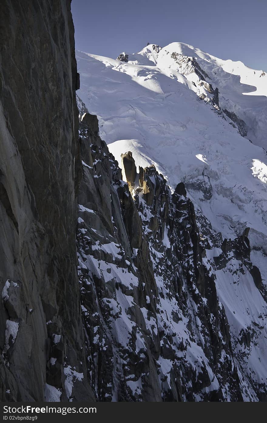 From the summit of l'Aiguille du Midi (3,842 m), the views of the Alps are spectacular. In this picture you can see the Mont-Blanc. From the summit of l'Aiguille du Midi (3,842 m), the views of the Alps are spectacular. In this picture you can see the Mont-Blanc