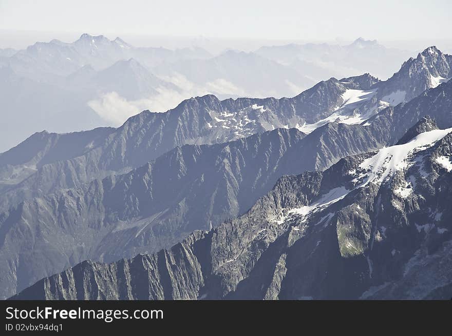 From the top of l'Aiguille du Midi (3842 m), the views of the Alps are spectacular. From the top of l'Aiguille du Midi (3842 m), the views of the Alps are spectacular.