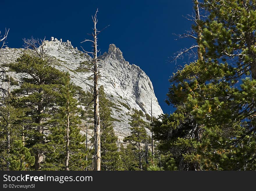 The vast beauty of the Yosemite mountains in the Yosemite National Park. The vast beauty of the Yosemite mountains in the Yosemite National Park