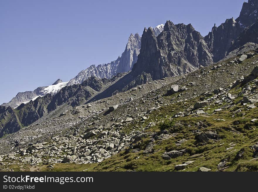 Since the Plan de l'Aiguille, you can see the typical needles of the Alps. Since the Plan de l'Aiguille, you can see the typical needles of the Alps