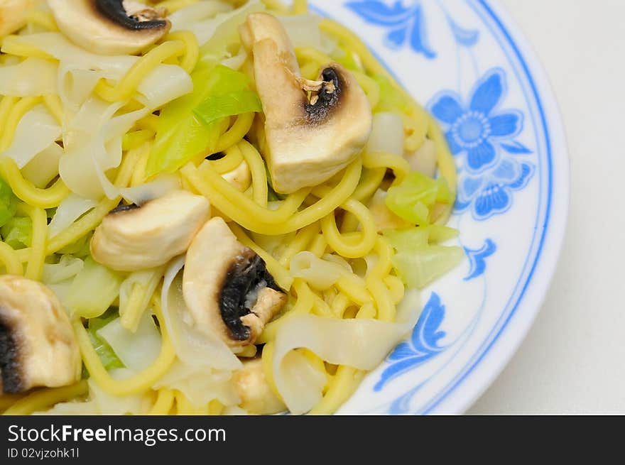 Asian style vegetarian noodles