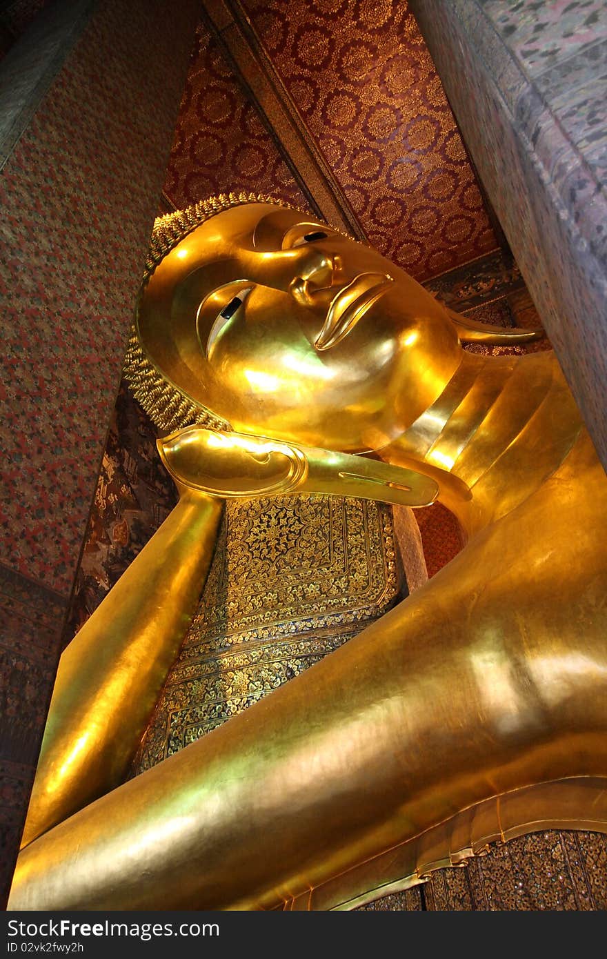 Big Golden Reclining Buddha, Wat Pho, Bangkok, Thailand.