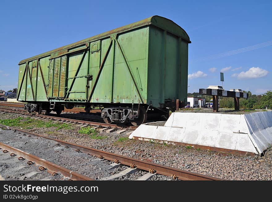 The freight car at deadlock.