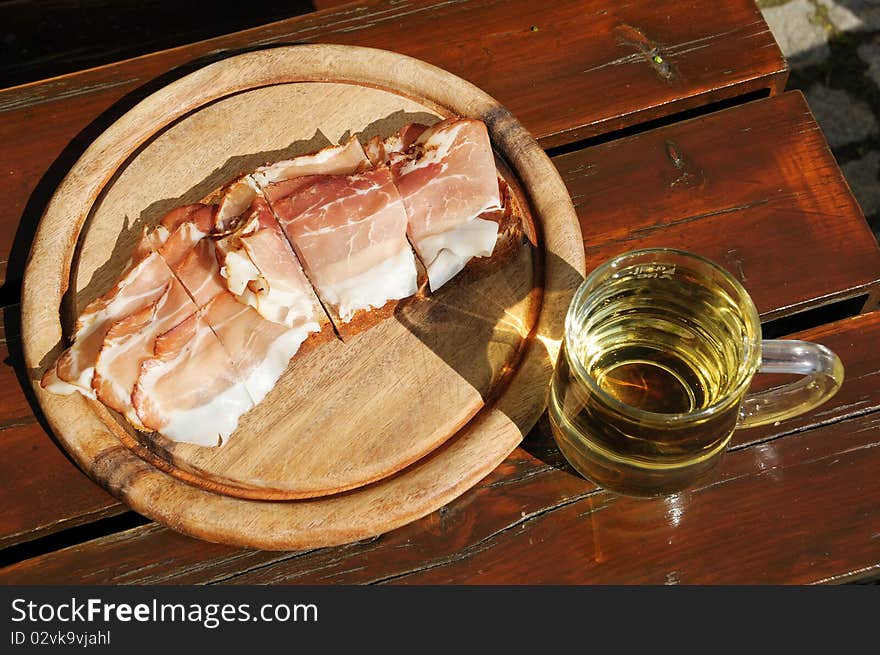 Bread with bacon and apple juice