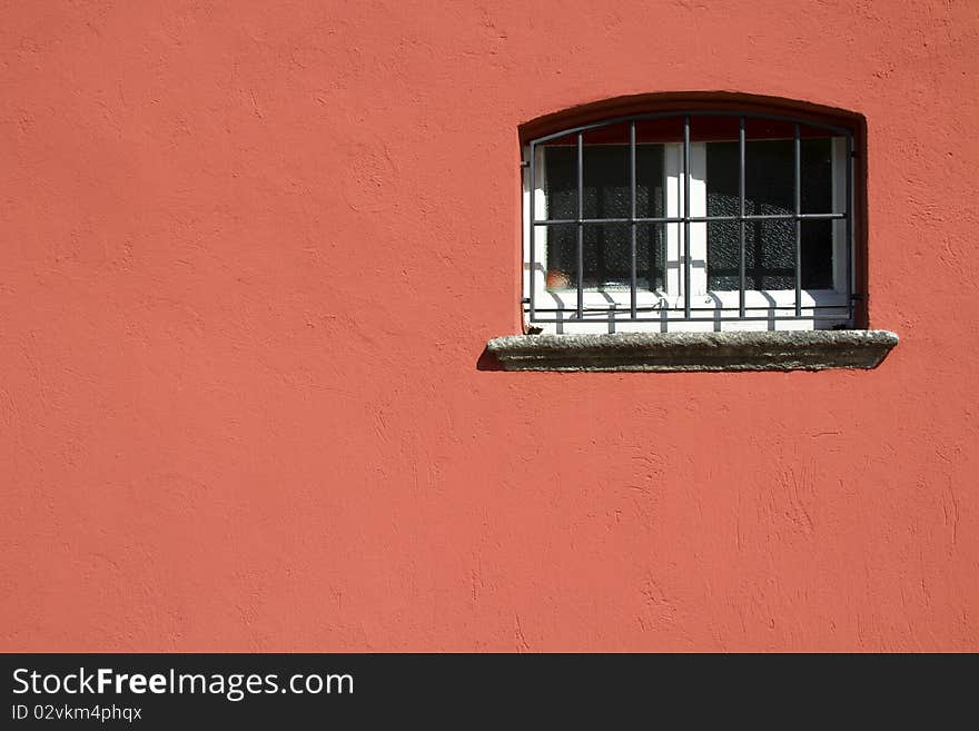 Windows equipped with a wall in pink