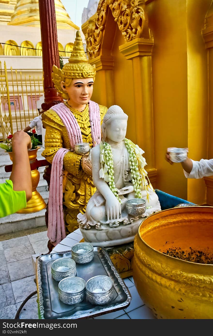 White jade of buddha image and gold buddha image