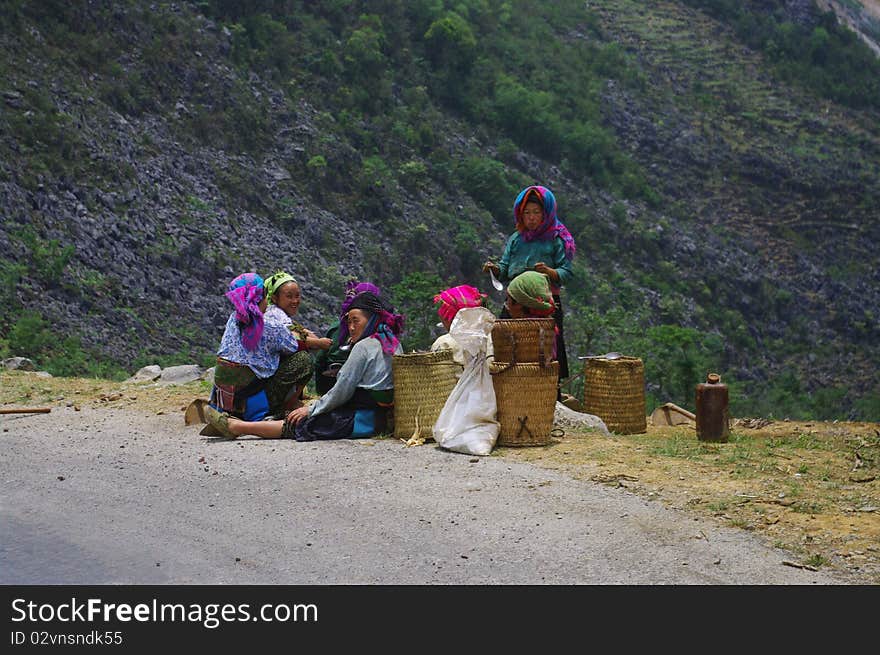 Hmong white women s group at the lunch break