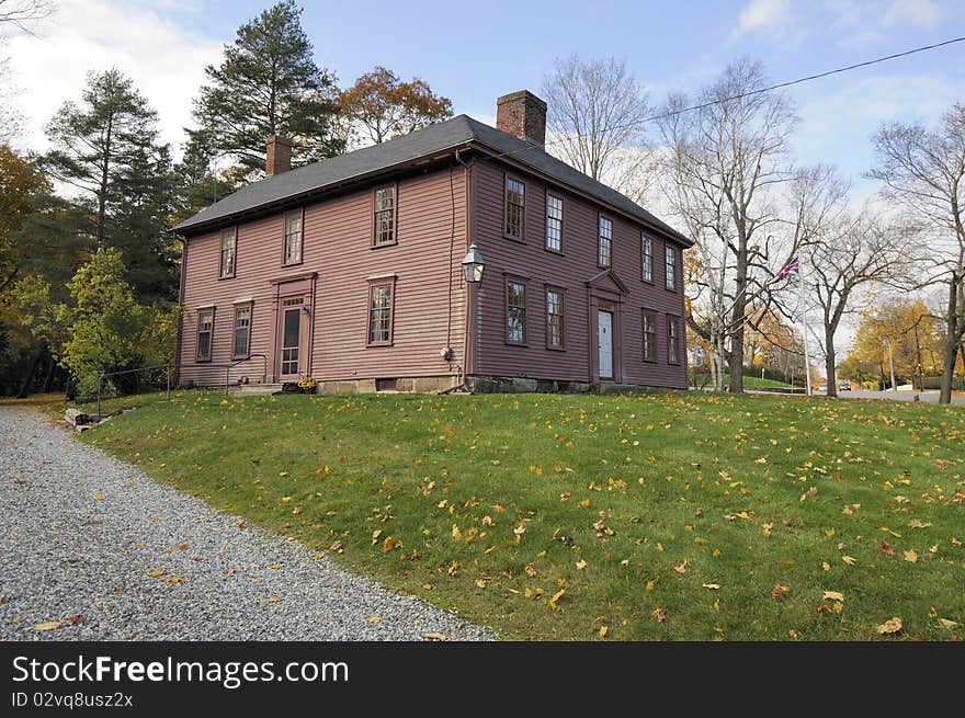 An old colonial house in Massachusetts during the Fall Season