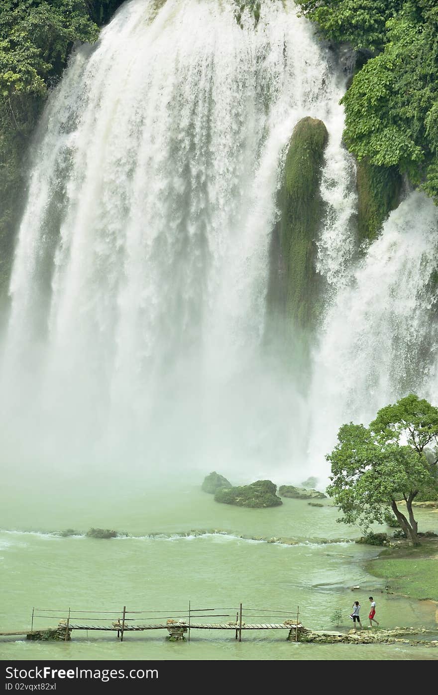 The spectacular waterfall water greatly