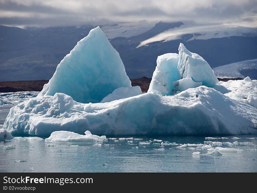 Isberg blue tip of the lake Jokulsarlon. Isberg blue tip of the lake Jokulsarlon