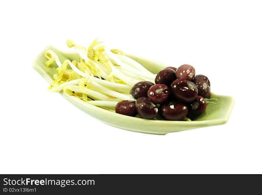 Bean sprouts and Thai Bambara groundnut