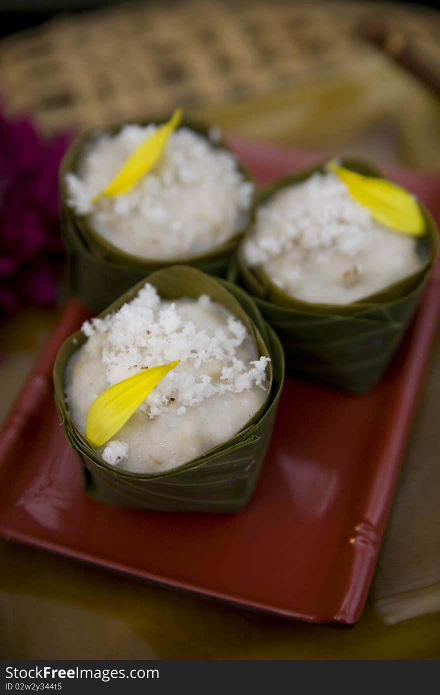 Thai Sweet Rice in Banana Leaf Cups