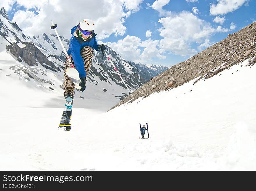 Freerider, jumping in a mountains