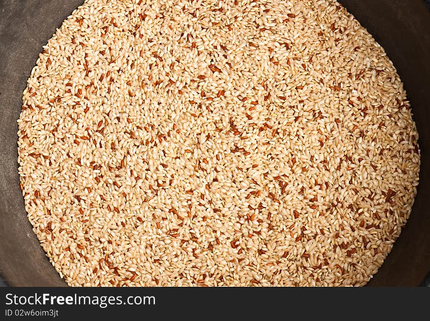 Milled unpolished rice