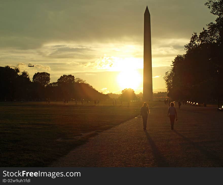 Washington monument at dawn