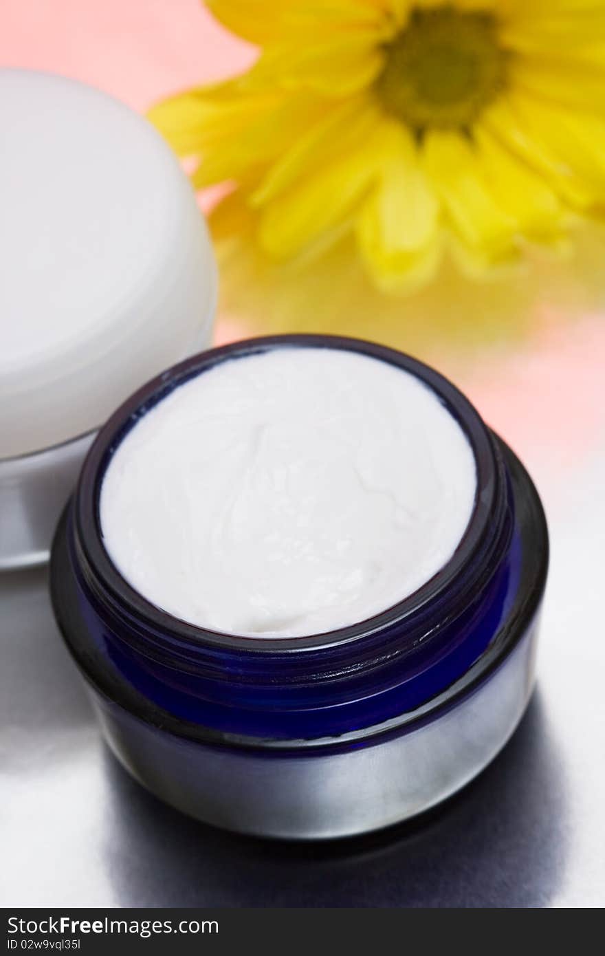 Cosmetic moisturizing cream