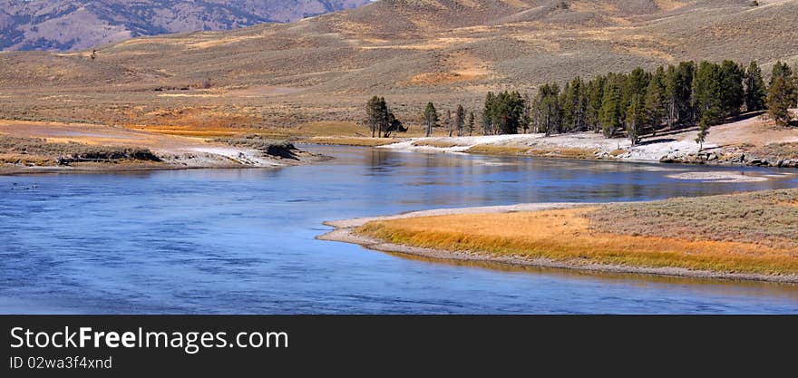 Panoramic picture of yellowstone river scenic area in yellowstone national park