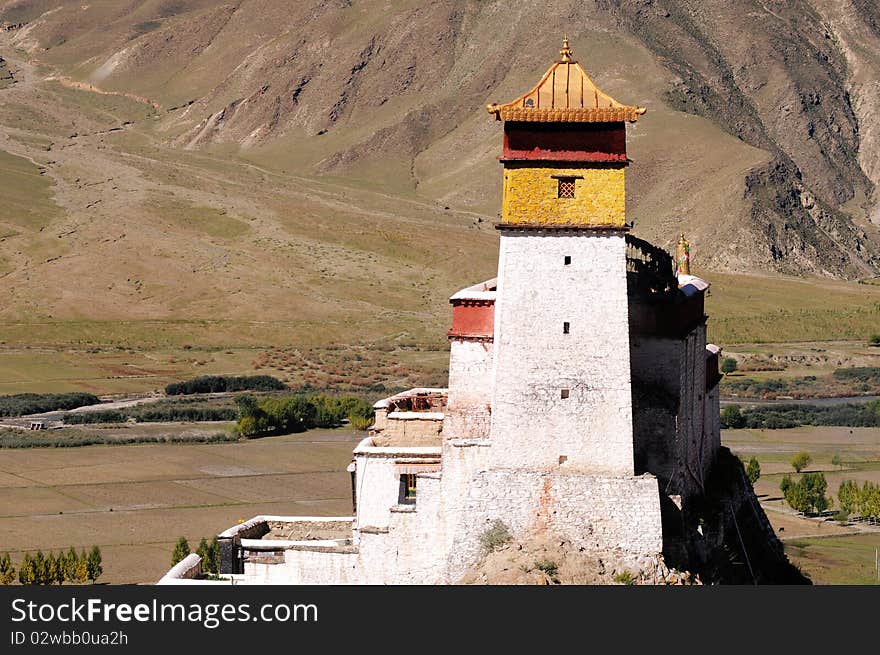 Scenery of an ancient palace in Tibet. Scenery of an ancient palace in Tibet.