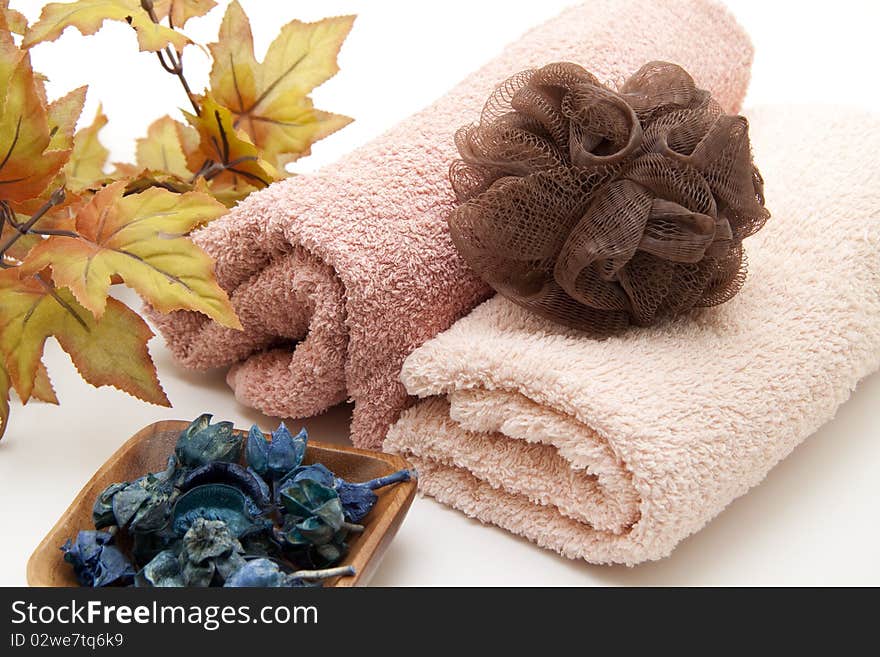 Towel with sponge and blossoms