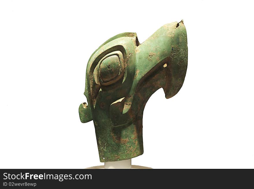 The bronze mask is Heritage of China, on behalf of the Chinese culture, which is some 3000-5000 years of history, it also shows that Chinese culture is unearthed in a different combination of local culture